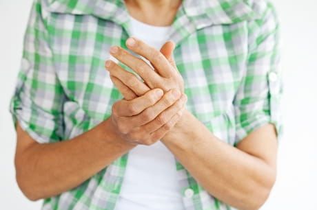 Pain in the hands or wrists is more common than ever, thanks to the prevalence of smartphones and computer-focused work environments. But how do you know if your pain is associated with carpal tunnel syndrome, or a handful of other common diseases? Ms Symptoms, Muscle Weakness, Gut Bacteria, Muscle Spasms, Medical Prescription, Chronic Pain, Casino Online, Scientists, Signs