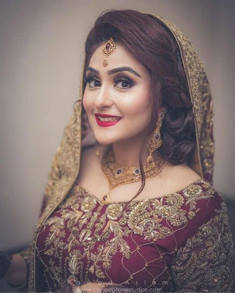 Pakistani Bridal Makeup Hairstyles, Threadwork Embroidery, Pakistani Bridal Hairstyles, Sanggul Modern, Bridal Hairstyle Indian Wedding, Indian Bride Makeup, Pakistani Bridal Makeup, Red Bridal Dress, Bridal Makeup Images