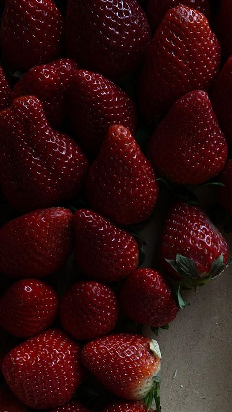 Cherry Wine, Red Aesthetic, Food Obsession, Aesthetic Food, Food Inspiration, Love Food, Strawberries, Vision Board, Food And Drink