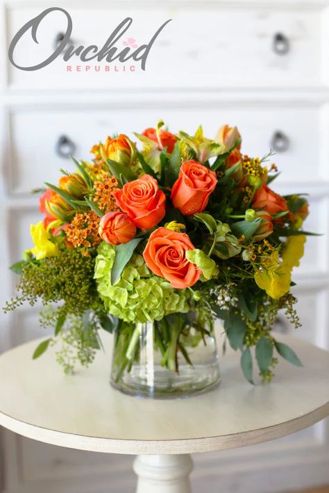 Toasted Tangerine - Floral Arrangements Delivery Yellow Flower Arrangements, Edible Fruit Arrangements, Hydrangea Flower Arrangements, Green Clouds, Roses Orange, Summer Flower Arrangements, Small Flower Arrangements, Green Centerpieces, Luxury Flower Bouquets