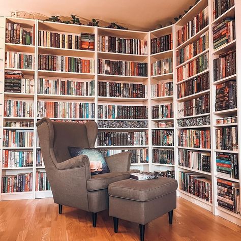 Shallow Bookcase, Modern Library Room, Library Rooms, Dining Room Library, Reading Chairs, Home Library Rooms, Billy B, Bookcase White, Home Office Library