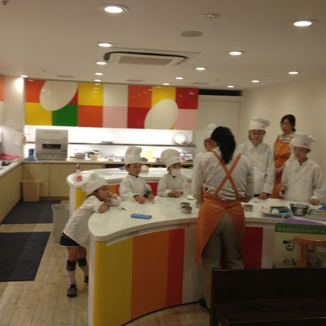 ABC cooking studio at kidzania tokyo Cooking With Kids Easy, Cooking Logo, Cooking For A Group, Cooking Design, Cooking Photography, Cooking Advice, Cooking For Beginners, Cooking Chef, Cooking For Two