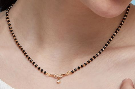 Blackbeads Mangalsutra Gold Simple, Waist Chain Indian, Bengali Jewellery, Mango Necklace, Gold Earrings Indian, Mangalsutra Design, Black Beads Mangalsutra, Black Beads Mangalsutra Design, Diamond Jewelry Set