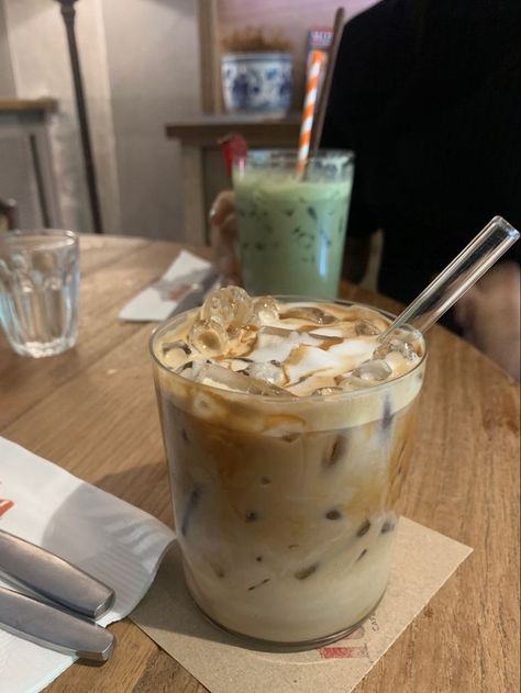 happy you’re here 🫶 Matcha Iced Coffee, Matcha Iced, Plats Healthy, Coffee Shop Aesthetic, Coffee Obsession, Shop Aesthetic, Iced Matcha, Coffee Aesthetic, But First Coffee