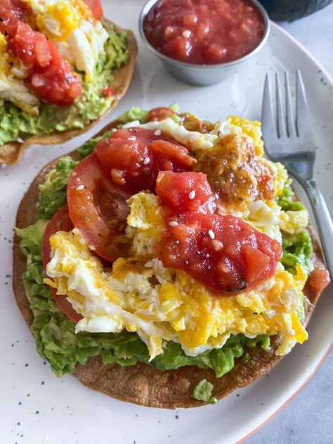 Egg Tostada, Eggs And Salsa, Breakfast Tostadas, Breakfast Eggs Scrambled, Tortilla Bake, Corn Tortilla, Instagram Breakfast, Scrambled Egg, Mashed Avocado