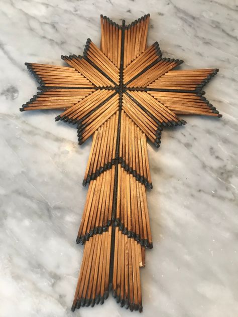 Matchstick Cross Craft, Matches Art Ideas, Match Stick Cross, Cross Wall Art Diy, Mini Clothespin Crafts Diy, Diy Cross Decor Ideas, Clothes Pin Crosses Diy, Popsicle Stick Cross, Match Stick Craft