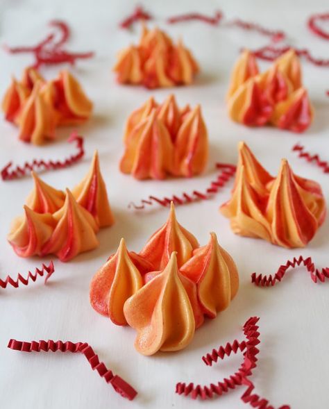 Dragon Flame Meringue Cookies - Alison's Wonderland Recipes Vanilla Meringue Cookies, Vanilla Meringue, Chinese New Year Cookies, Dragon Flame, Meringue Cookie Recipe, New Year's Desserts, Alison Wonderland, Red Flames, Dragon Cookies