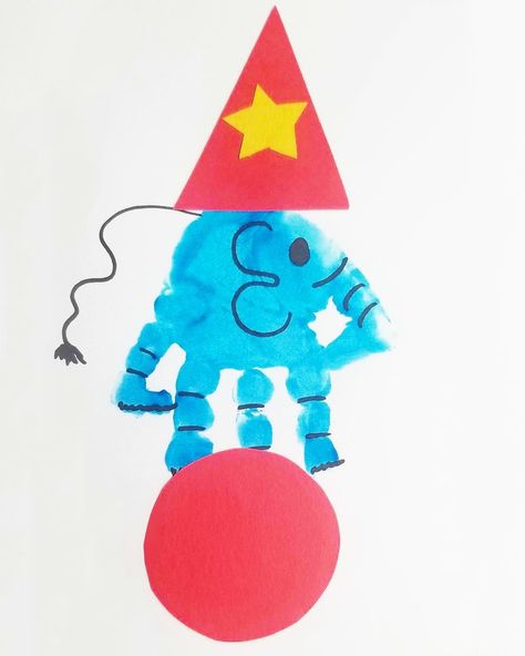 Circus Art Activities For Preschool, Circus Animals Crafts, Circus Handprint Art, Carnival Art For Toddlers, Carnival Theme Crafts Preschool, Circus Art For Toddlers, Fair Preschool Theme, Carnival Activities For Toddlers, Carnival Crafts For Toddlers