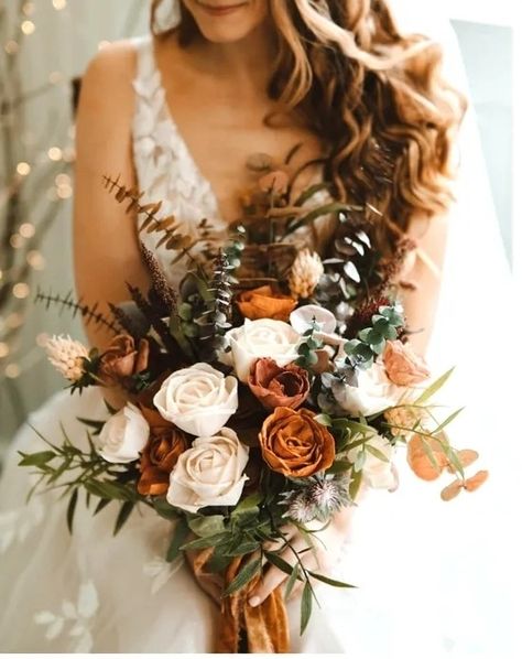 Fall Wedding Color Schemes, Bridal Bouquet Fall, Autumn Bride, Wedding Themes Fall, Fall Wedding Bouquets, Fall Wedding Flowers, Bouquet Ideas, Fall Wedding Colors, October Wedding