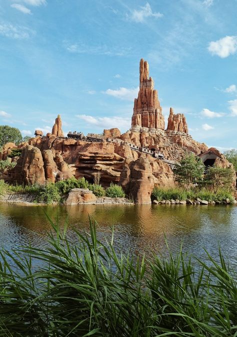 Big Thunder Mountain, Disneyland Paris, attraction Disneyland Roller Coaster, Big Thunder Mountain, Thunder Mountain, Disney Paris, Disneyland Paris, Magic Kingdom, Roller Coaster, Disneyland, Pastel