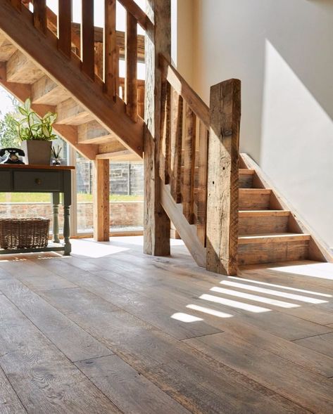 Lodge Staircase, Rustic Staircase, Rustic Stairs, Cabin Modern, Oak Parquet Flooring, Timber Staircase, Reclaimed Flooring, Building Stairs, Oak Stairs