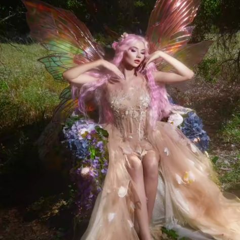 Fae Party, Dopamine Aesthetic, Fae Fashion, Ethereal Photoshoot, Fairy Shoot, Fairy Photos, Pride 2024, Fairy Photography, Fairy Photoshoot