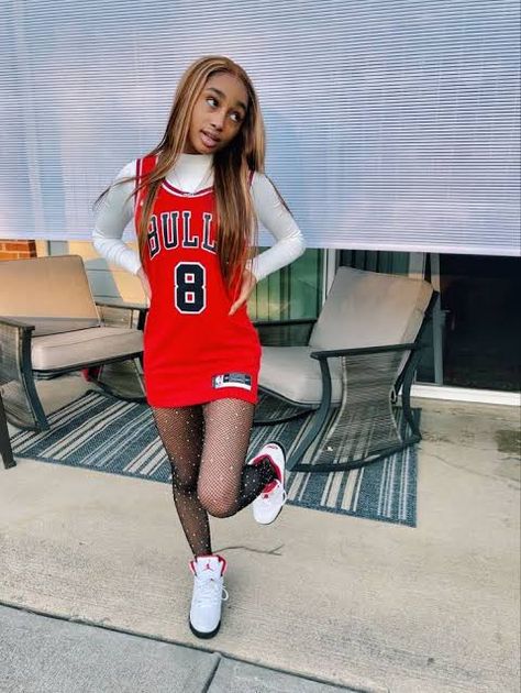 Jordan 23 Jersey Outfit Women, Chicago Bulls Game Outfit Women, Nba Game Outfit Woman Jersey, Jersey And Jordans Outfit, Jordan 23 Birthday Ideas Outfit, Jordan Jersey Outfit Women, Jordan Jersey Outfit, Bulls Jersey Outfit Woman, Bulls Game Outfit Women