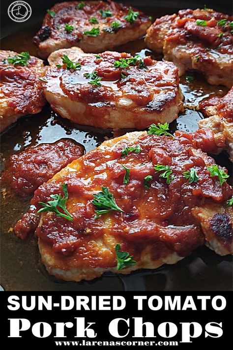 Sun Dried Tomato Pork Chops, Pork Chops With Peppercorn Sauce, Recipes With Sundried Tomatoes, Tomato Pork Chops, Sundried Tomato Recipes, Italian Pork Chops, Healthy Pork Chops, Pork Dinners, Sun Dried Tomato Sauce