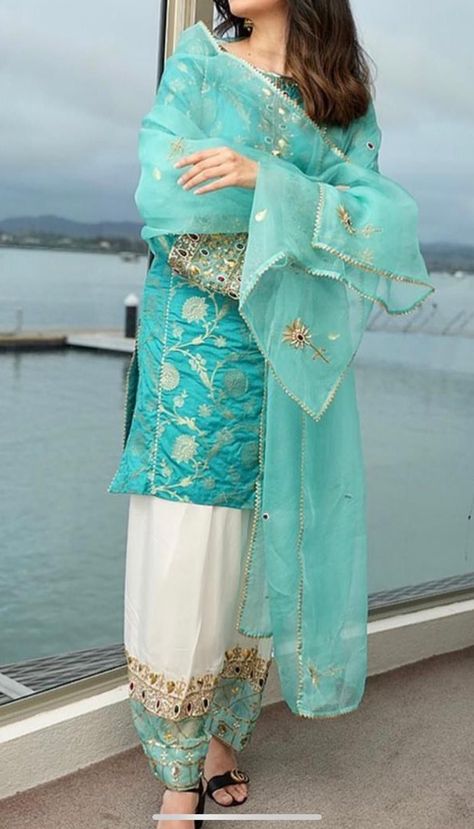 Blue Punjabi Suit, Designer Suits For Wedding, Simple Indian Suits, Indian Dress Up, Floral Dresses With Sleeves, Lace Dress Design, Latest Dress Design, Classy Outfits For Women, Pakistani Fashion Casual