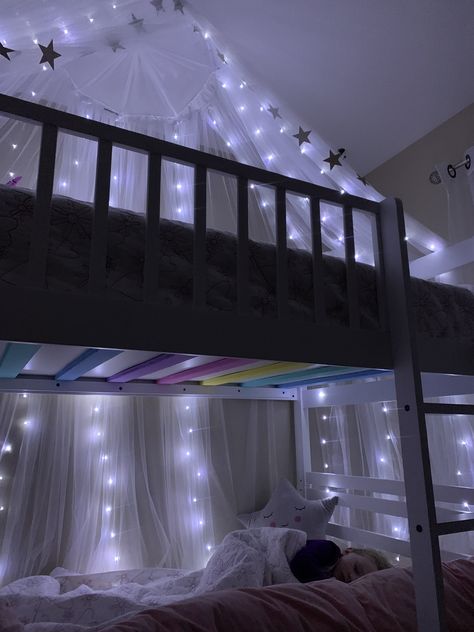 Room Ideas With Bunk Beds Small Room, Bunk Beds For Teenage Girls Room, Bunk Bed Rooms Decor Aesthetic Modern, Canopy Over Bed With Lights, Bunk Beds With Canopy, Goth Bunk Bed, Roof Decoration Ideas Bedroom, Bunk Bed Aesthetic Room Ideas, Aesthetic Bedroom Ideas Bunk Bed