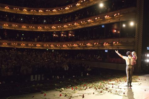 Carlos Acosta's curtain call for his final performance with The Royal Ballet on the main stage of the Royal Opera House on 12 November 2015, performing Don José in Acosta's ballet Carmen. www.roh.org.uk/productions/carmen-by-carlos-acosta Carlos Acosta, Don Jose, The Royal Opera House, Stage Curtains, The Royal Ballet, Royal Opera House, Theatre Plays, 12 November, Curtain Call