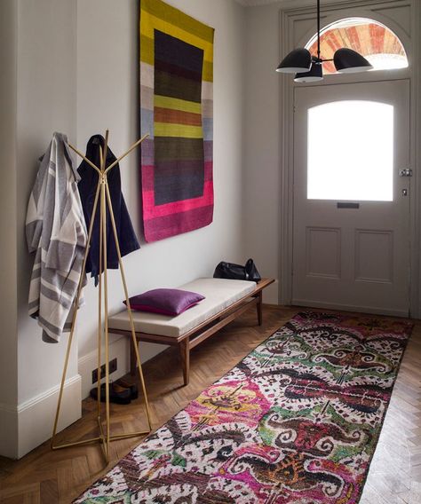 Make the best first impression in the entry hallway of your home with these decorating ideas. Hallway Runners Ideas, Decorating A Narrow Hallway, Hallway Ideas Diy, Hallway Paint, Narrow Hallway Ideas, Small Hallway Ideas, Small Entrance, Hallway Carpet Runners, Recessed Ceiling Lights