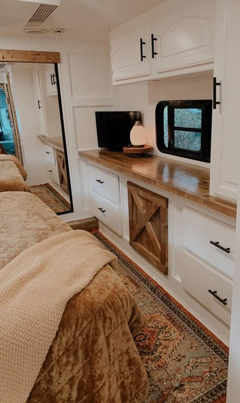 Minimal Camper Interior, Renovated Rv Bedroom, Fifthwheel Remodel, Modern Rv Interior, Camper Bedroom Remodel, 5th Wheel Camper Remodel, Remodel Camper, Rv Living Room, Rv Interior Design