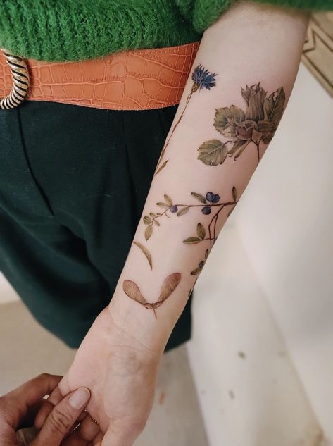 Botanical Ankle Wrap Tattoo, Wrap Tattoo Ideas, Mulberry Tattoo, Botanical Wrap Tattoo, Tattoo Upper Arm, Convention Tattoo, Thistle Tattoo, Fantasy Nature, Wrap Tattoo