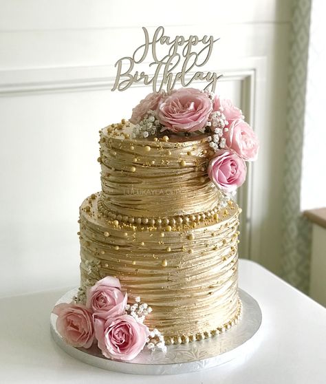 Cake Designs For 50th Anniversary, 50 Birthday Cake Ideas For Women Gold, Golden 50th Birthday Cake, 50th Golden Birthday Cake For Women, Womans 60th Birthday Cake, Golden Cakes Birthday, Cake Ideas For 60th Birthday Mom, Gold Cake Ideas Birthday, Gold Birthday Cake For Women