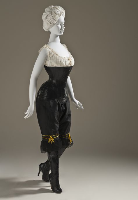 Corset and Pantaloons: ca. 1900, English, leather and metal, embellished linen. Lingerie Vintage, Hallowen Costume, Vintage Corset, Antique Clothing, Leather Corset, Edwardian Fashion, Historical Costume, Moda Vintage, Historical Dresses