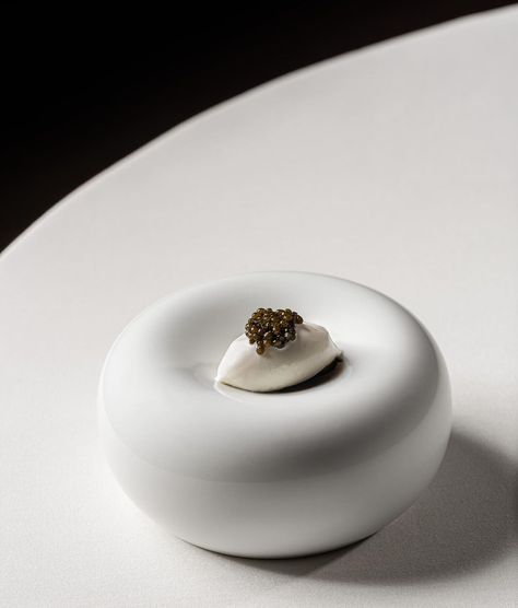 Antonio Fekete Designfood on Instagram: “Coconut and caviar at @aranykaviarrestaurant @kanaszlaszlo_chef @chef.szasa #caviar #gourmet #art #coconut #foodpics #finefood #culinary…” Culinary Photography, Tray Design, Fine Food, Vanilla Ice Cream, Nara, Exhibition Design, Food Pictures, Face Cream, Macarons