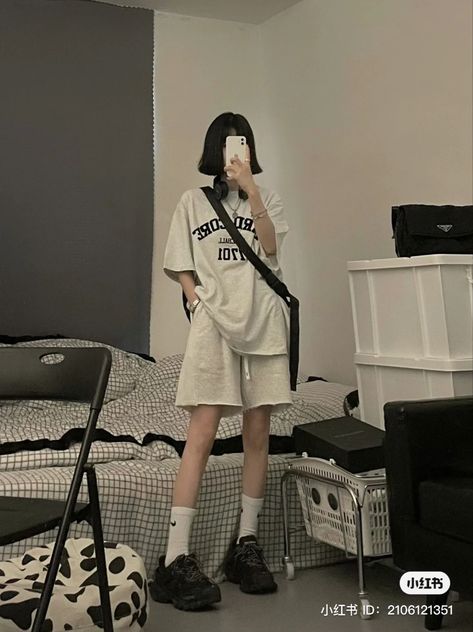 Cute Boyish Outfits, Tiktok Streetwear, Summer Tomboy Outfits, Asian Fits, Tomboy Outfits Summer, Boyish Fashion, Summer Tomboy, Moda Ulzzang, Boyish Outfits