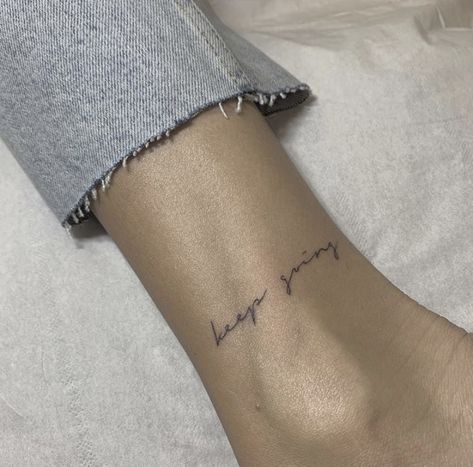 Worldwide Tattoo, Tattoos Instagram, Ankle Tattoos For Women, Best Tattoos For Women, Tattoo Hand, Tattoo Now, Best Tattoos, Classy Tattoos, Tattoos Designs