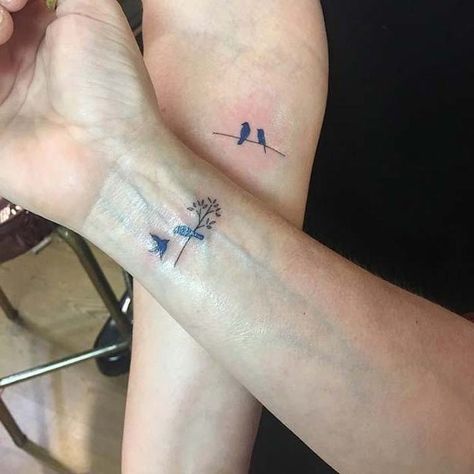 mother-daughter-tattoo-ideas-birds-on-tree-branch-wrist-tattoos Cute Bird Tattoos, Mother Daughter Infinity Tattoos, Bluebird Tattoo, Tattoo On Wrist, Birds On Branch, Branch Tattoo, Bird Tattoos, Tattoo Trend, Tattoo For Son