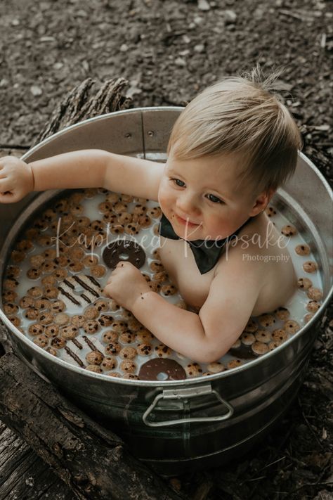 Milk And Cookies Bath Photo Shoot, Milk And Cookie Bath Photo, Cookie Milk Bath Photography, Milk Bath Photography Baby Boy, Birthday Photoshoot Ideas Boys, Baby Milk Bath, Milk Bath Photos, Bath Pictures