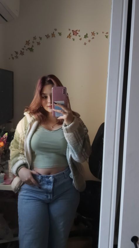 Chubby Girl And Slim Boyfriend, Ugly Girlies, Outfit Edit, Slim Girl, Fotos Aesthetic, Chubby Fashion, Big Girl Fashion, Body Reference, Curvy Outfits