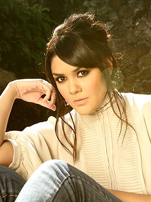 Yuridia Jalisco (Mexican singer) Jenni Rivera, Foreign Language, Love Hair, Big Day, Plus Size Fashion, Wedding Hairstyles, Dreadlocks, Angel, Actresses