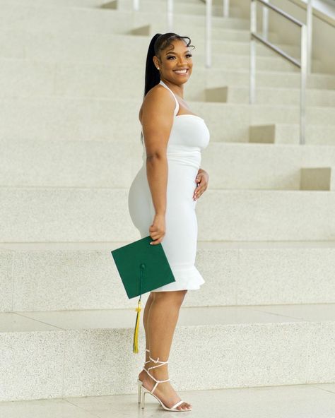 https://www.instagram.com/p/CcLSvyUOQhR/?igshid=MDJmNzVkMjY= White Graduation Dress Black Women, Graduation Dress Black Women, White Graduation Dress College Classy, White Dress For Graduation, Graduation Dress College Classy, Graduation Dress University, White Graduation Dress, Graduation Outfit College, Grad Outfits