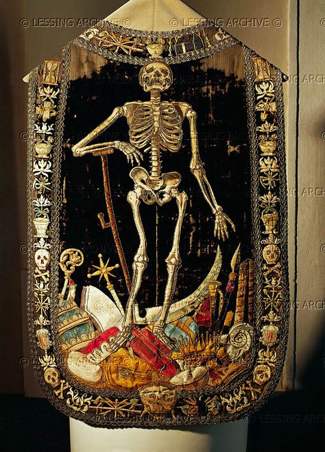 18th Century black chasuble Ecclesiastical Vestments, All Souls Day, Momento Mori, The Skeleton, All Souls, Catholic Art, Gold Work, Medieval Art, Skull And Bones