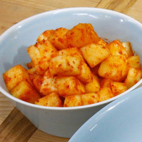 Pineapple Kimchi from Food Network Kimchi Recipe With Asian Pear, Pickled Pineapple Recipe, Pineapple Kimchi, Preserving Pickles, Salsa Peppers, Hoecake Recipe, Chinese Salads, Pickled Items, Kim Chee