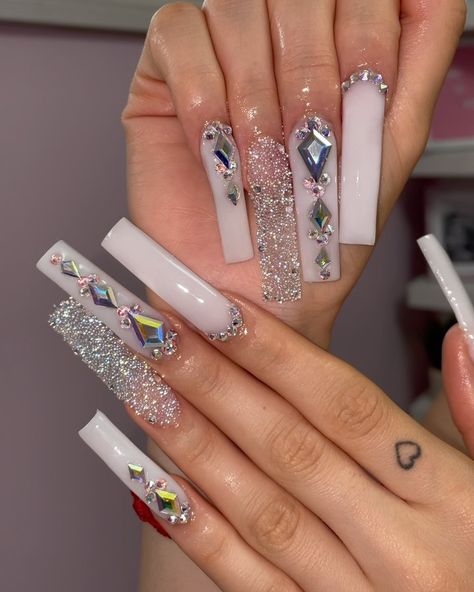 White Bling Acrylic Nails, White Birthday Nails, White Nails Coffin, Nail Picking, 3d Flower Nails, Top Nails, Long Acrylic Nails Coffin, Top Nail, Bling Acrylic Nails