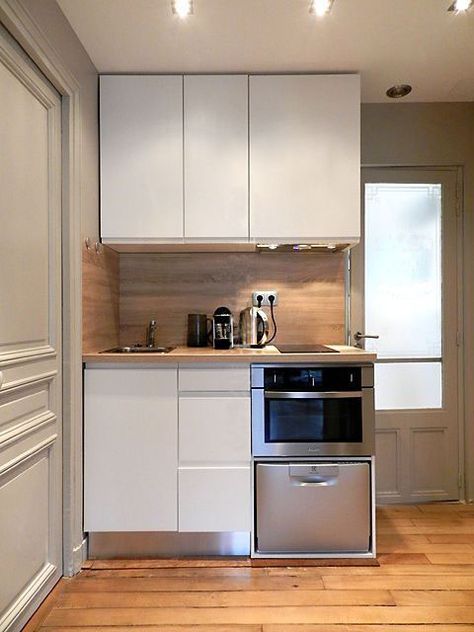 Adu Kitchen, Micro Kitchen, Minimalist Japandi, Small Kitchenette, Tiny Kitchen Design, Container Cafe, Small Apartment Kitchen, Basement Kitchen, Kitchen Decor Apartment