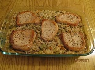 Pork Chop Casserole Season Pork Chops, Recipes Pork Chops, Pork Chop Casserole Recipes, Pork And Green Beans, Pasta With Green Beans, Baked Bbq Ribs, Pork Chop Casserole, Easy Baked Pork Chops, Pork Chops And Rice