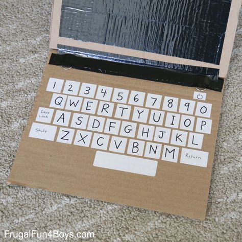 Literacy Learning with a Cardboard Laptop - Frugal Fun For Boys and Girls Cardboard Laptop, Preschool Technology, Computer Science Lessons, Paper Craft Ideas For Kids, Cardboard Crafts Kids, School Age Activities, Kids Computer, Wallpaper Macbook, Diy Laptop