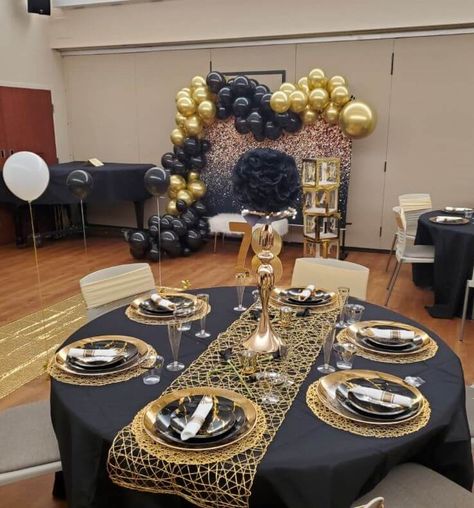 Black And Gold Backdrop With Balloons, Black Table Cloth With Gold Runner, Black And Gold Round Table Decorations, Black Gold And Cream Birthday Party, Black Gold And Cream Party Decorations, Athletic Centerpieces, Black And Gold Head Table, Gold Placemats Table Setting, Gold And Black Table Setting