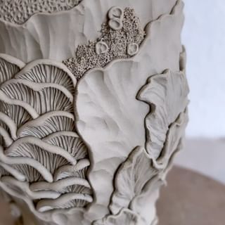 Organic Ceramics, Ceramic Art Sculpture, Ceramic Texture, Sculptures Céramiques, Clay Texture, Keramik Design, Clay Vase, Clay Stuff, Pottery Crafts