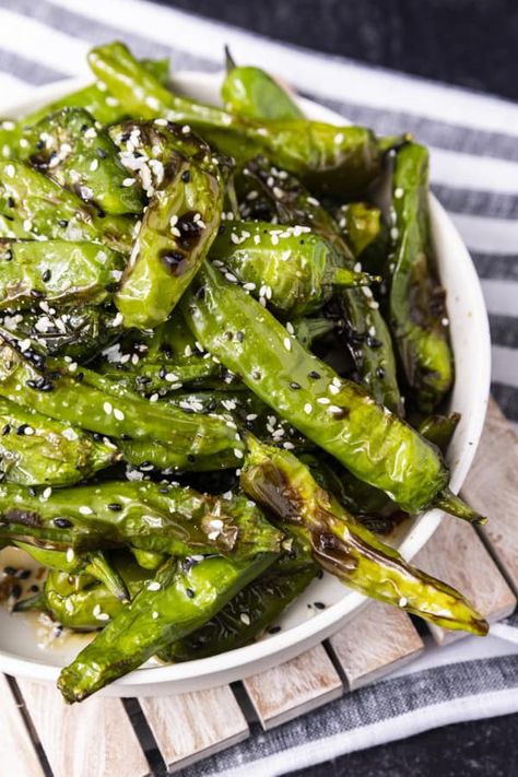 Shishito Peppers Air Fryer, Peppers Air Fryer, Shishito Peppers, Vegan Appetizers, Super Easy Recipes, Great Appetizers, Perfect Appetizers, Stuffed Jalapeno Peppers, Seaweed Salad