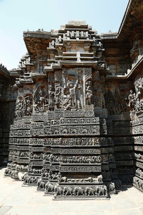 Halebidu Temple, Kailasa Temple, Stone Structures, Delhi Sultanate, Anime Hug, Temple India, Indian Temple Architecture, Before The Flood, Asian Architecture