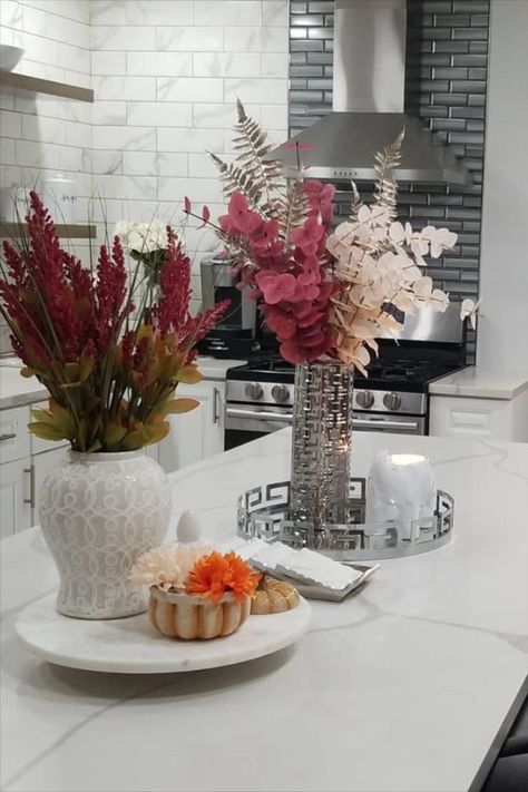 ceramic white elephant candle on a white marble countertop next to a tall vase of flowers Rustic Flower Arrangements, Glamour Interiors, Elephant Candle, Home Flower Arrangements, Styling Bookshelves, Shabby Chic Interior Design, Summer Flower Arrangements, Kitchen Candles, Kitchen Decor Themes