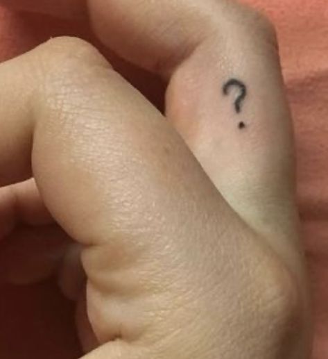 Kawaii Stick And Poke, Simple Stick And Poke Tattoo Easy, Easy Stick And Poke Tattoo Ideas Simple, Cute Stick N Poke Tattoos, Easy Finger Tattoos, Stick N Poke Ideas Grunge, Easy Stick And Poke Tattoo Ideas, Stick And Poke Tattoo Ideas Simple, Simple Stick And Poke Tattoo