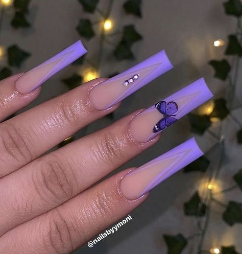 Pretty Nail Ideas Acrylic Purple, Lavender Baddie Nails, Lavender Acrylic Nails Coffin Long, Long Lavender Nails, Coffin Acrylic Nails Purple, Unique Nails Acrylic Coffin, Purple Nails Ideas Acrylic, Purple Fire Nails, Violet Acrylic Nails