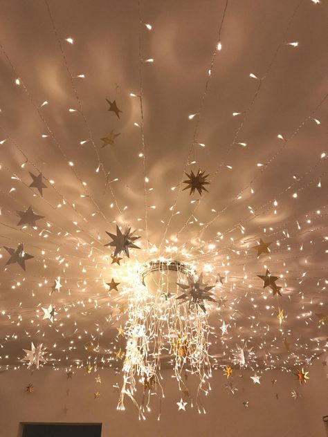 Gold Stars Hanging From Ceiling, Silver Star Decorations, Gold Star Garland, Hanging Stars Decorations, Star Decorations Party, Star Girl Birthday Party, Stars Birthday Theme, Celestial Birthday Party, Star Party Theme