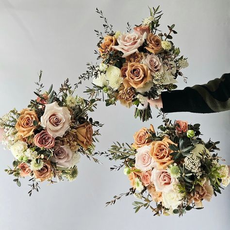 M + D || Loveliness from last weekend, featuring Toffee and Quicksand roses 🤎🩷🤍 #weddingbouquets #weddingparty #bridesmaidbouquets #weddingflowers #toffeeroses #quicksandroses #adelaideflorist #weddingflorist #thewhiteorchid #floraldesign Toffee Rose, Amnesia Rose, Pink Wedding Flowers, Flowers For You, Bridesmaid Bouquet, Wedding Florist, Pink Wedding, Toffee, Florist