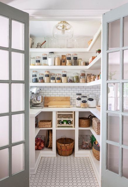 Desain Pantry Dapur, Dream Pantry, House Pantry, Pantry Inspiration, Interior Dapur, Upper Kitchen Cabinets, Pantry Room, Desain Pantry, Pantry Remodel